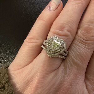 Elegant moissanite Heart-Shaped Silver Ring set 925 silver size 6